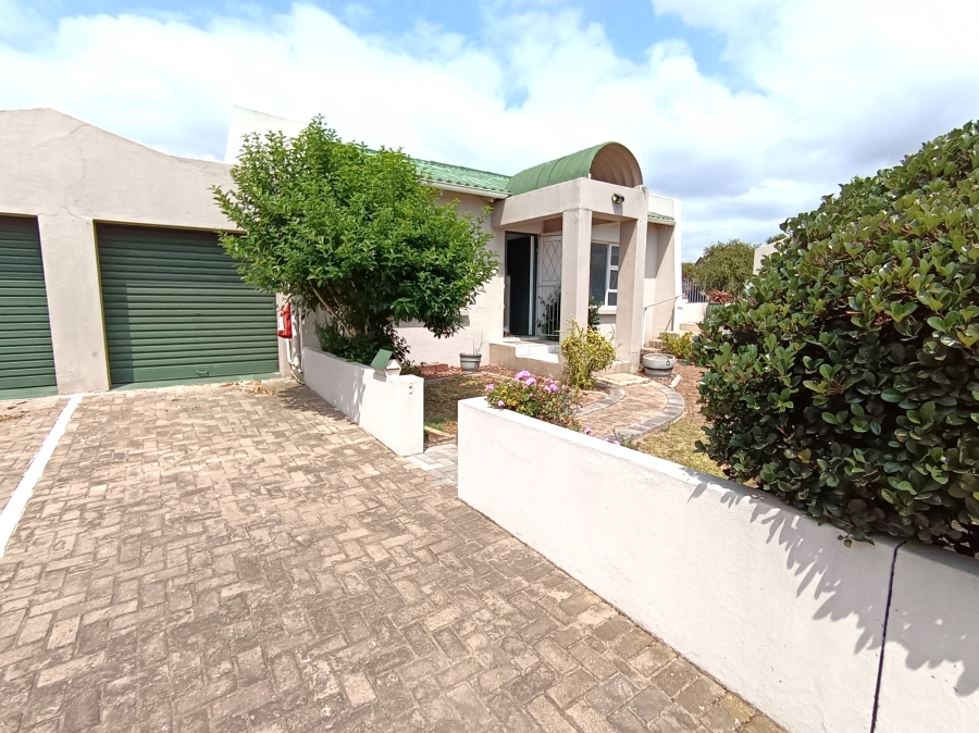 2 Bedroom Property for Sale in Wavecrest Eastern Cape